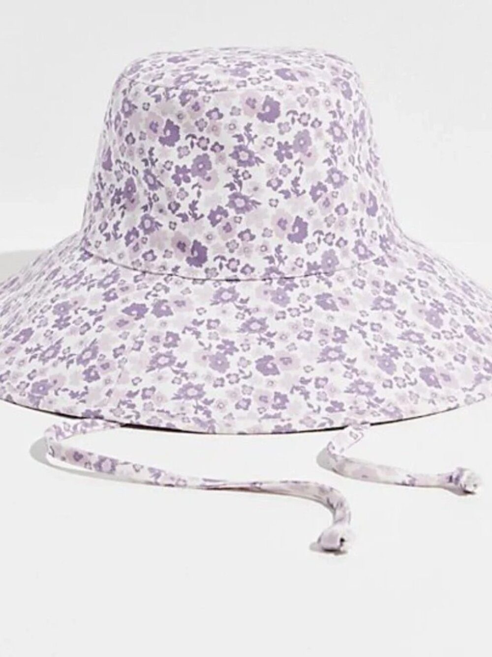 Lack of Color Holiday Bucket Hat Purple White Floral Violet Bloom S/M
